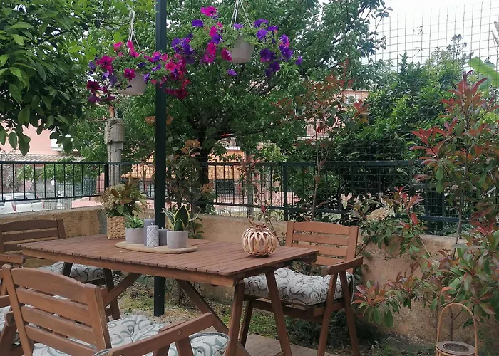 S&G Holiday House